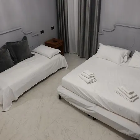 Luxury Rom